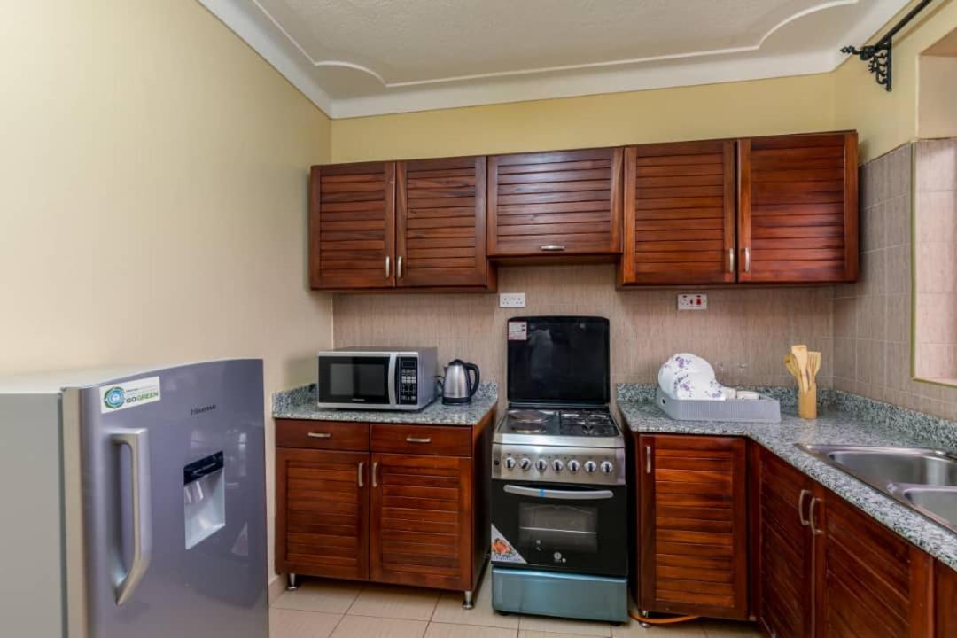 Victoria Breeze Suites, Entebbe Eksteriør billede