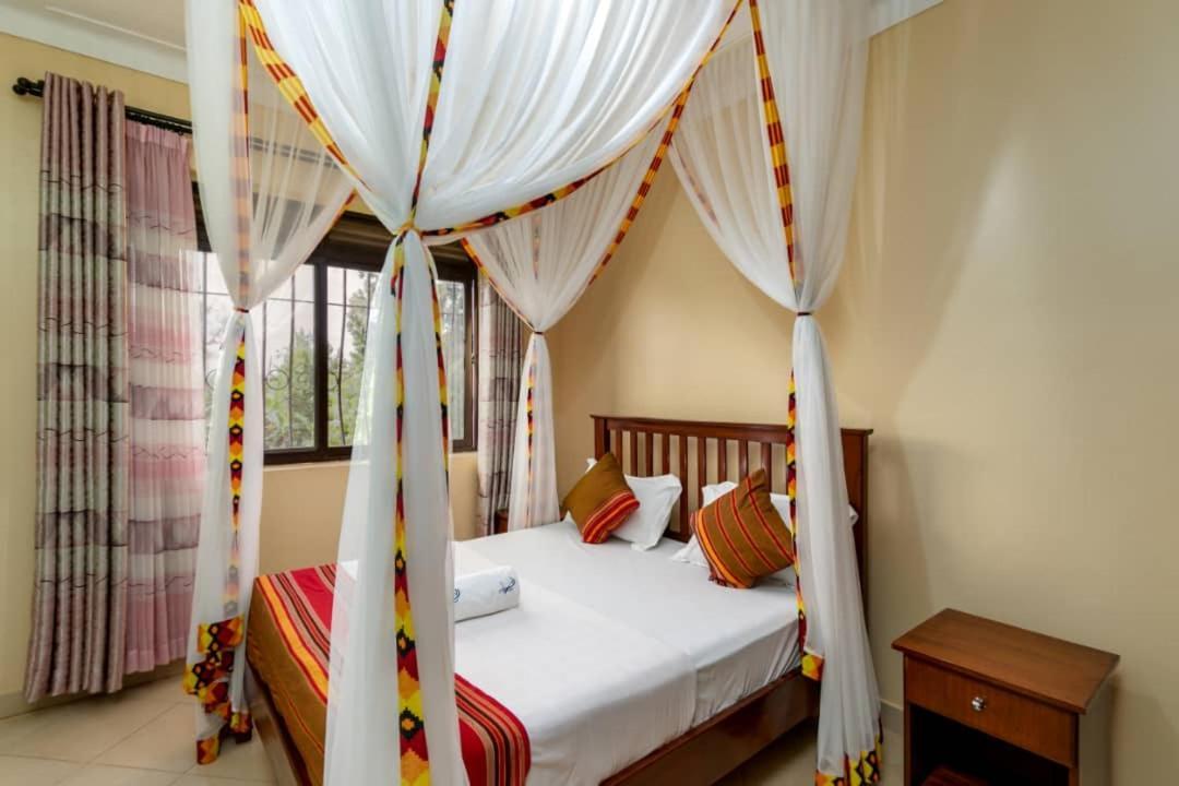 Victoria Breeze Suites, Entebbe Eksteriør billede