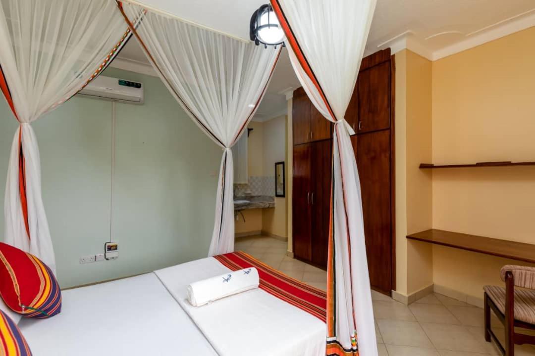 Victoria Breeze Suites, Entebbe Eksteriør billede